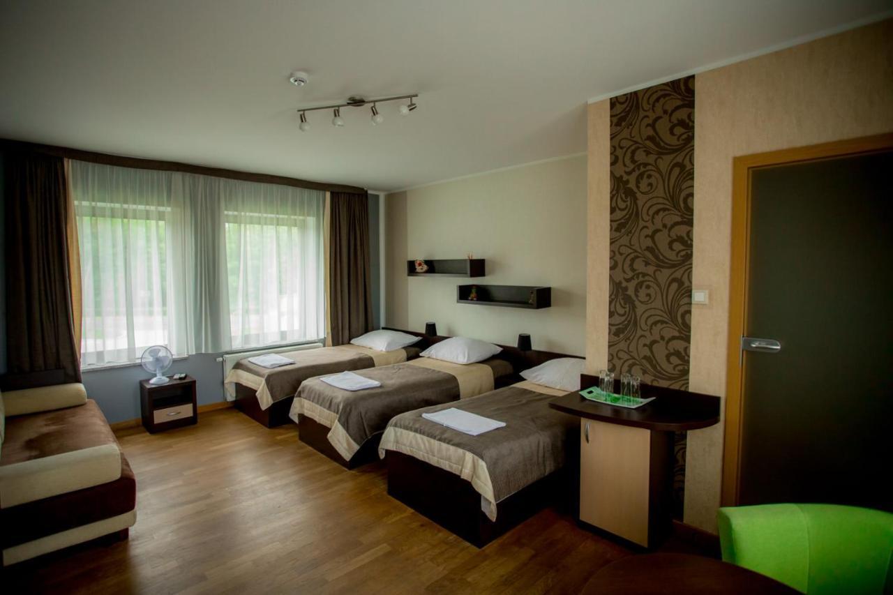 Restauracja Sonata Bed & Breakfast Zwierzyniec Bagian luar foto