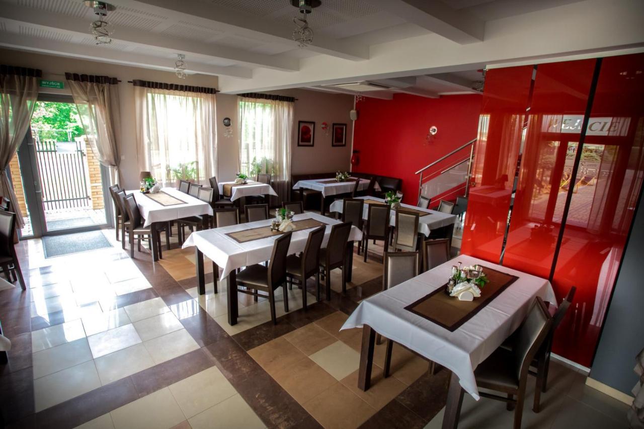 Restauracja Sonata Bed & Breakfast Zwierzyniec Bagian luar foto