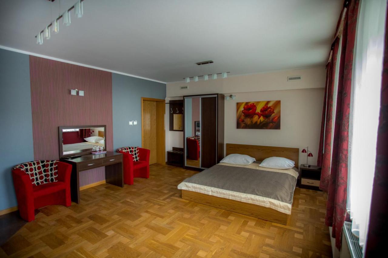 Restauracja Sonata Bed & Breakfast Zwierzyniec Bagian luar foto