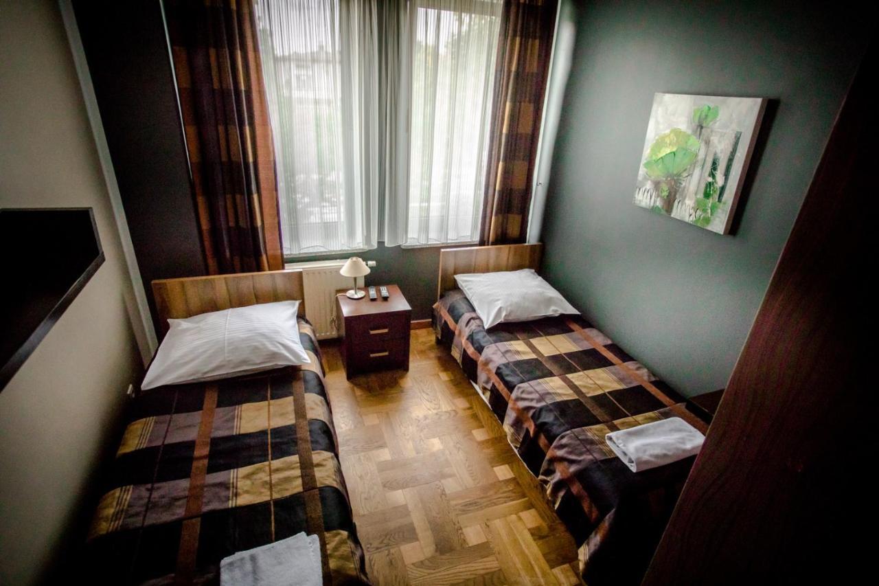 Restauracja Sonata Bed & Breakfast Zwierzyniec Bagian luar foto