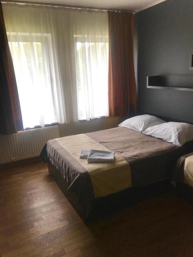 Restauracja Sonata Bed & Breakfast Zwierzyniec Bagian luar foto