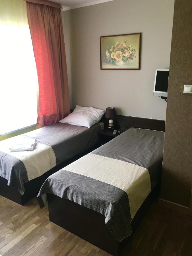 Restauracja Sonata Bed & Breakfast Zwierzyniec Bagian luar foto